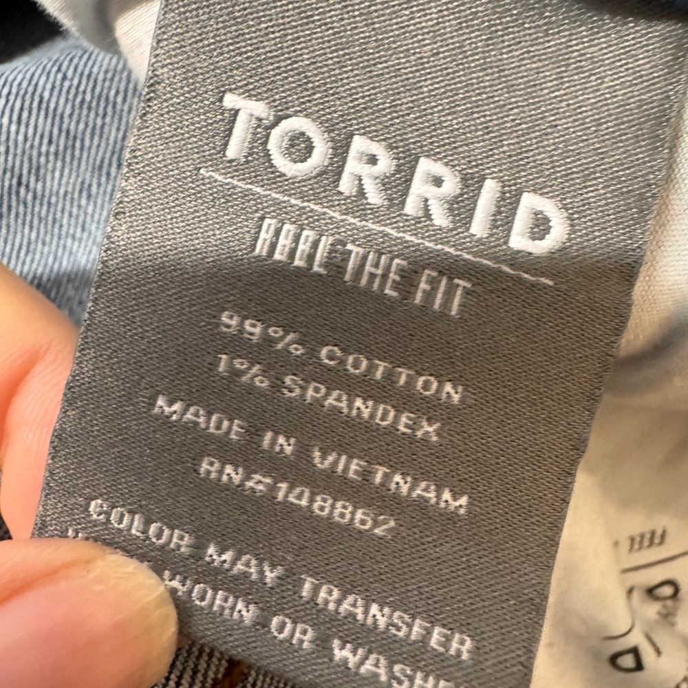 Torrid Boyfriend Straight Jeans 18 High Rise Distressed Ripped Stretch‎ - Picture 5 of 6